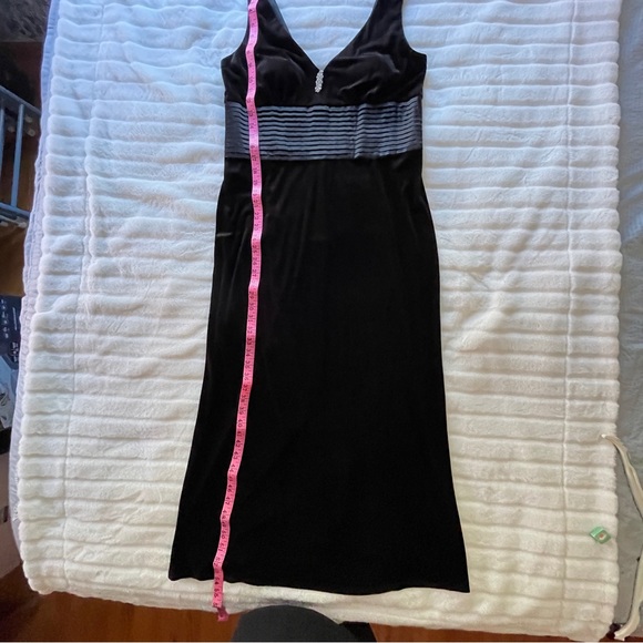 COLDWATER CREEK Black Velvet Sleeveless V-Neck Long Embellished Gown Size 12 - Picture 8 of 12